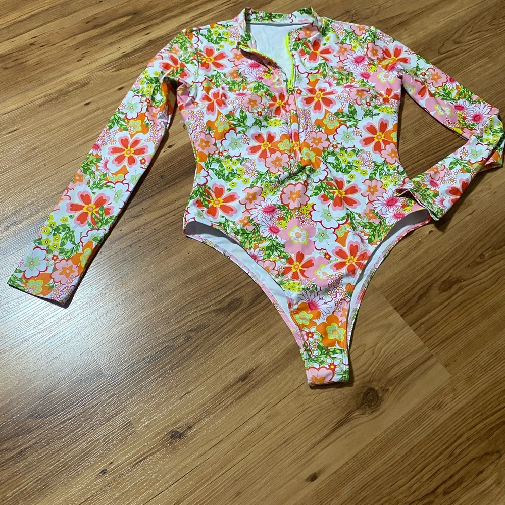 Women’s one piece bathing suit